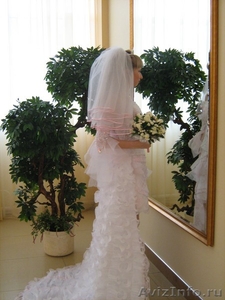 Очень оригинальное свадебное платье - Изображение #2, Объявление #65862